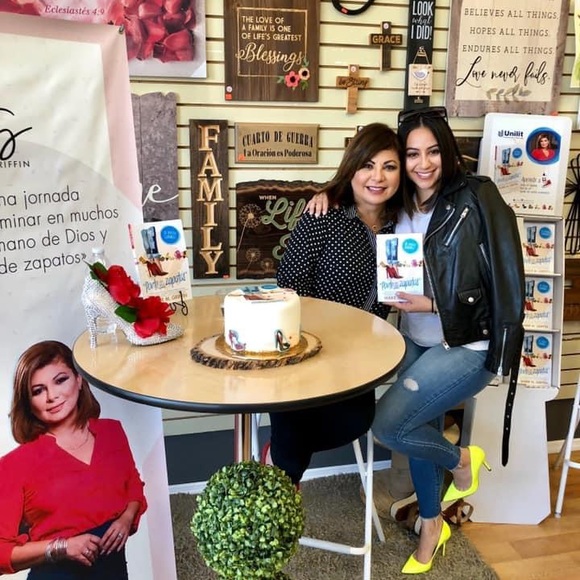 Meet Your Posher - Picture 4 of 11